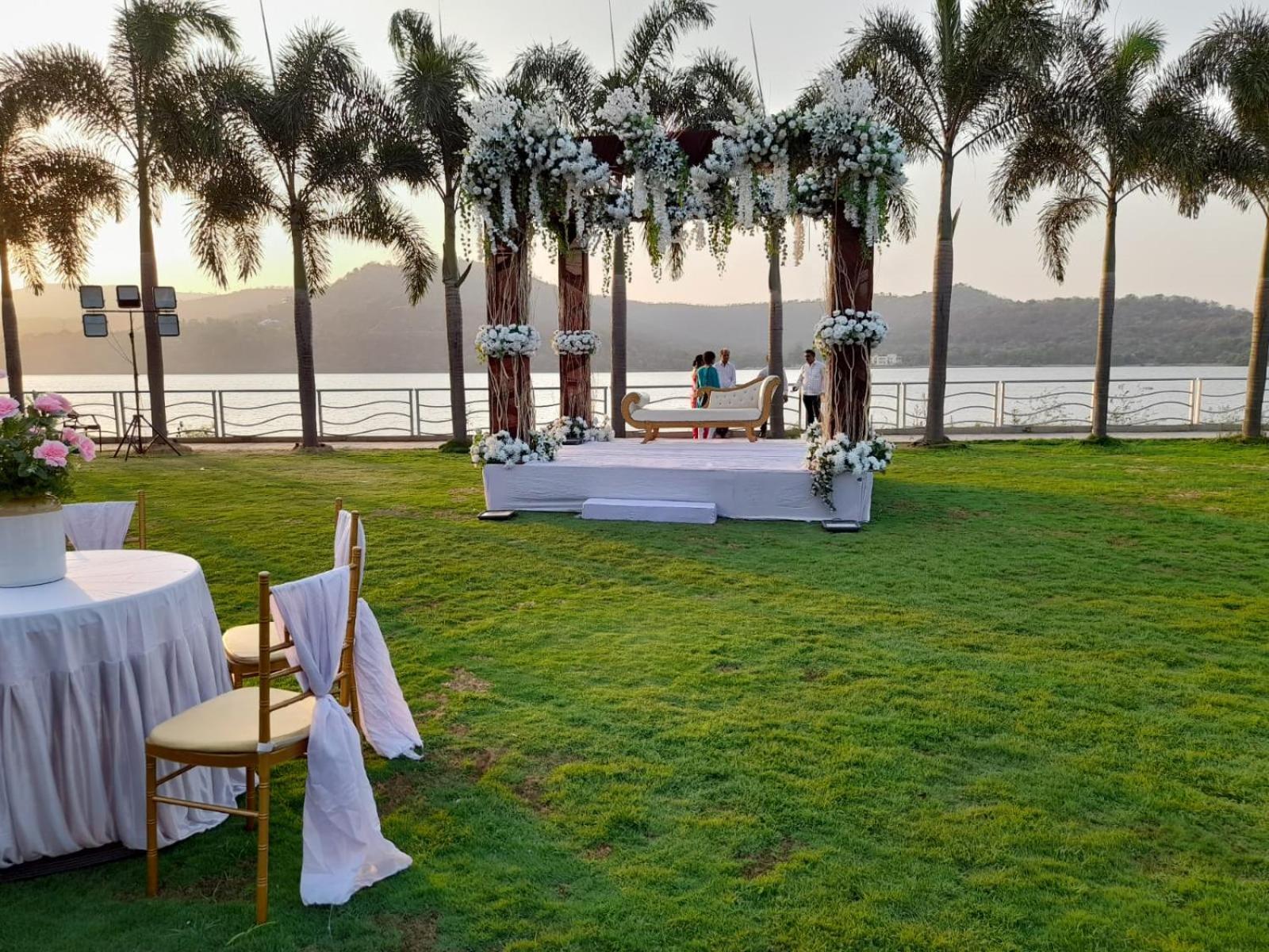 Aquarius Resort Gorhe Khurd Eksteriør bilde